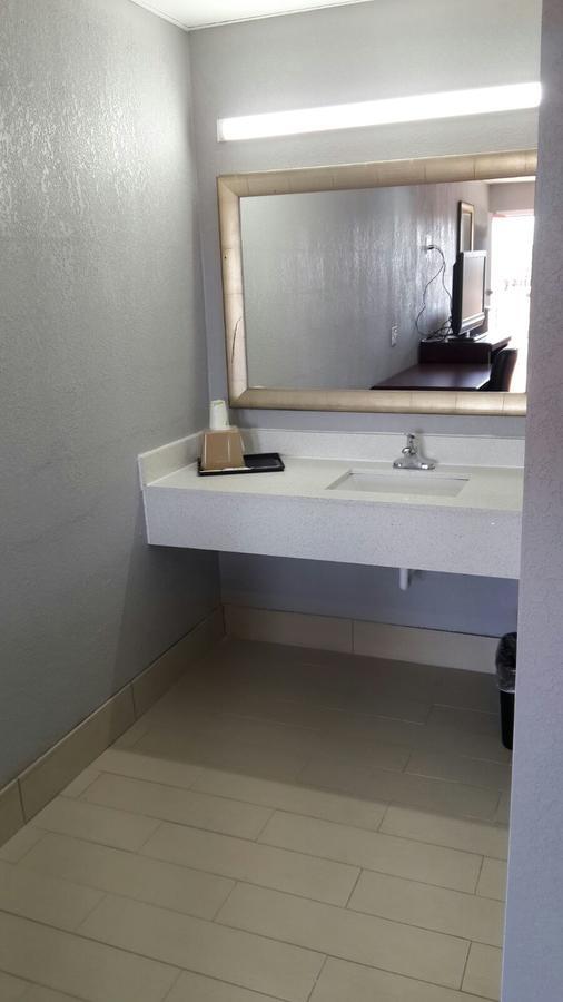 Paris Inn And Suites ภายนอก รูปภาพ