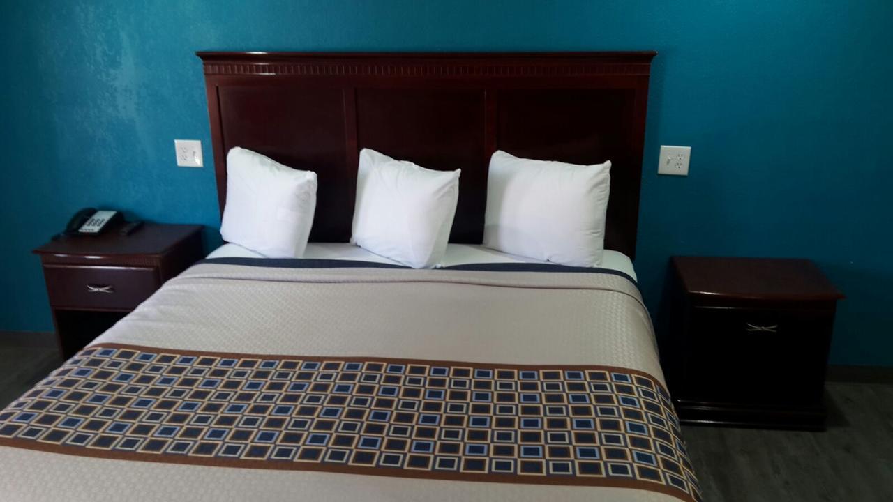 Paris Inn And Suites ภายนอก รูปภาพ