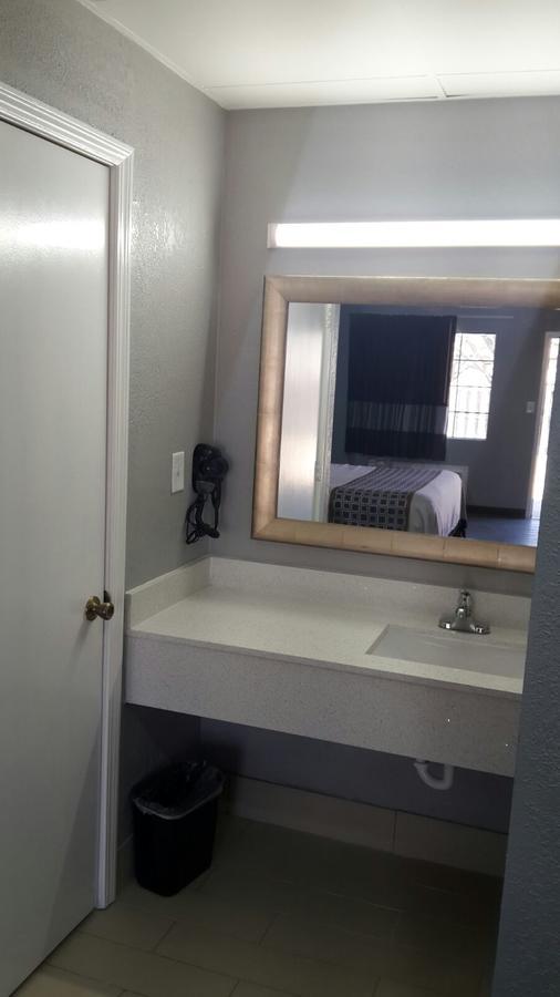 Paris Inn And Suites ภายนอก รูปภาพ