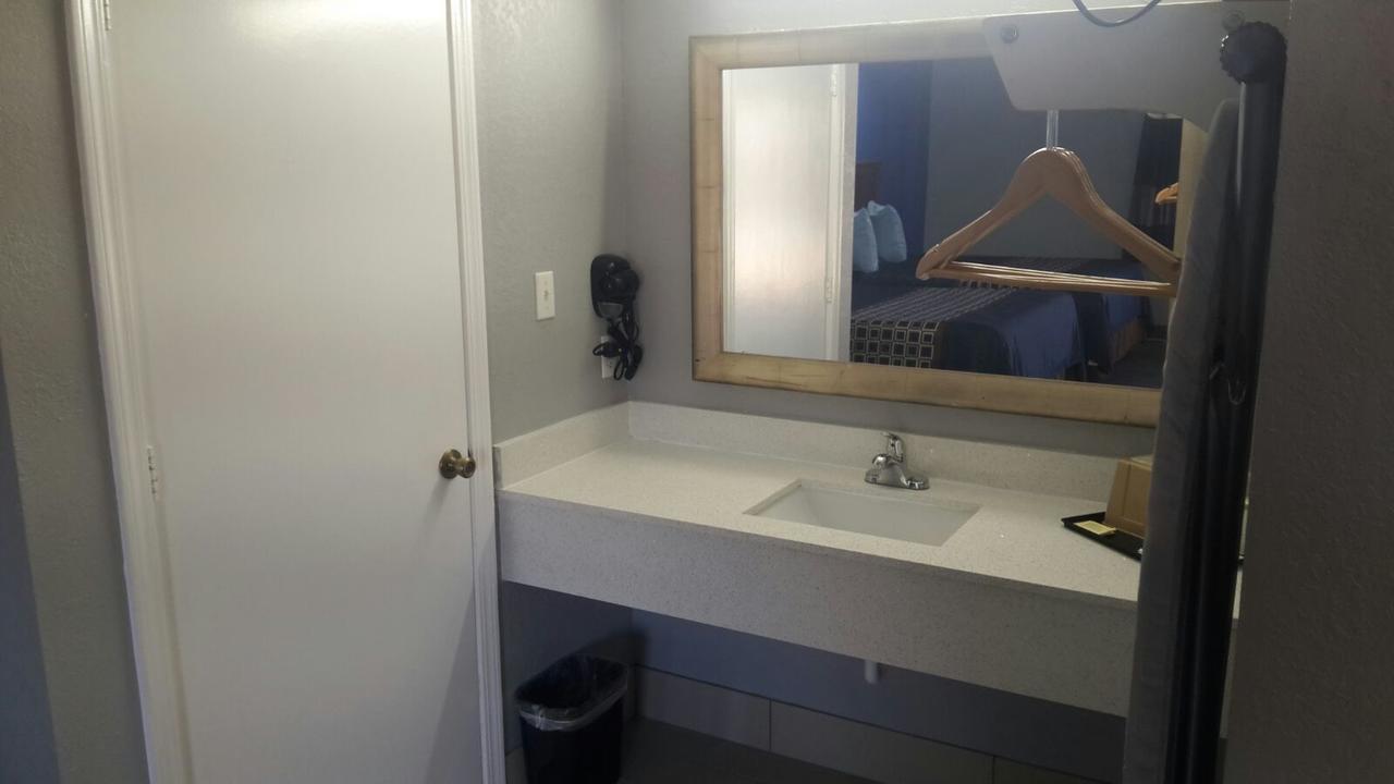 Paris Inn And Suites ภายนอก รูปภาพ