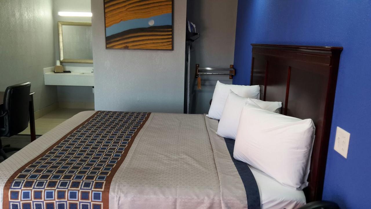 Paris Inn And Suites ภายนอก รูปภาพ